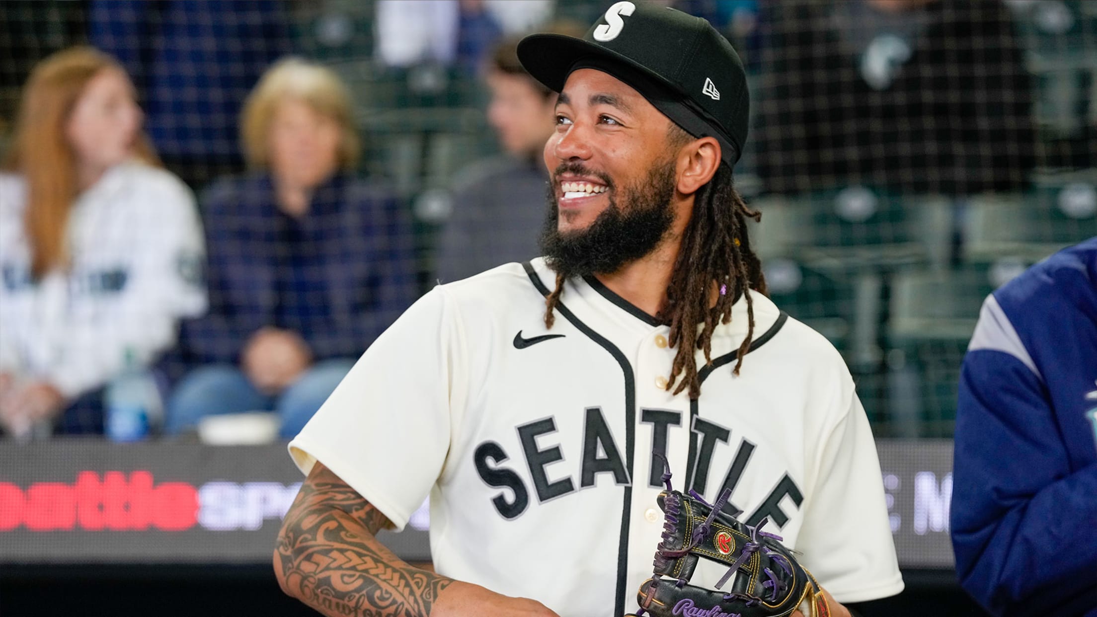 Image of J.P Crawford in Seattle Steelheads uniform.