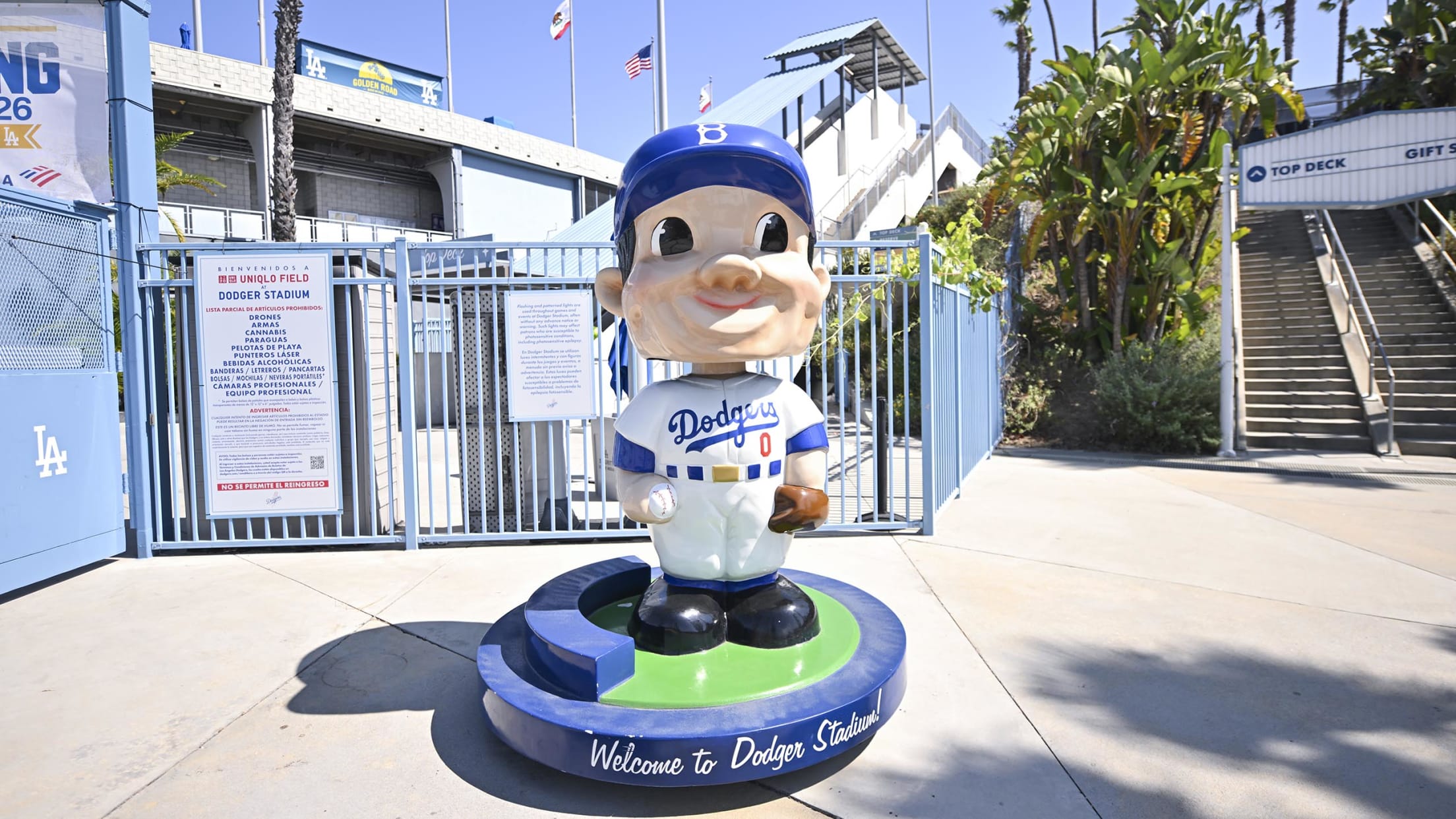 Attractions - XL Bobblehead Statue