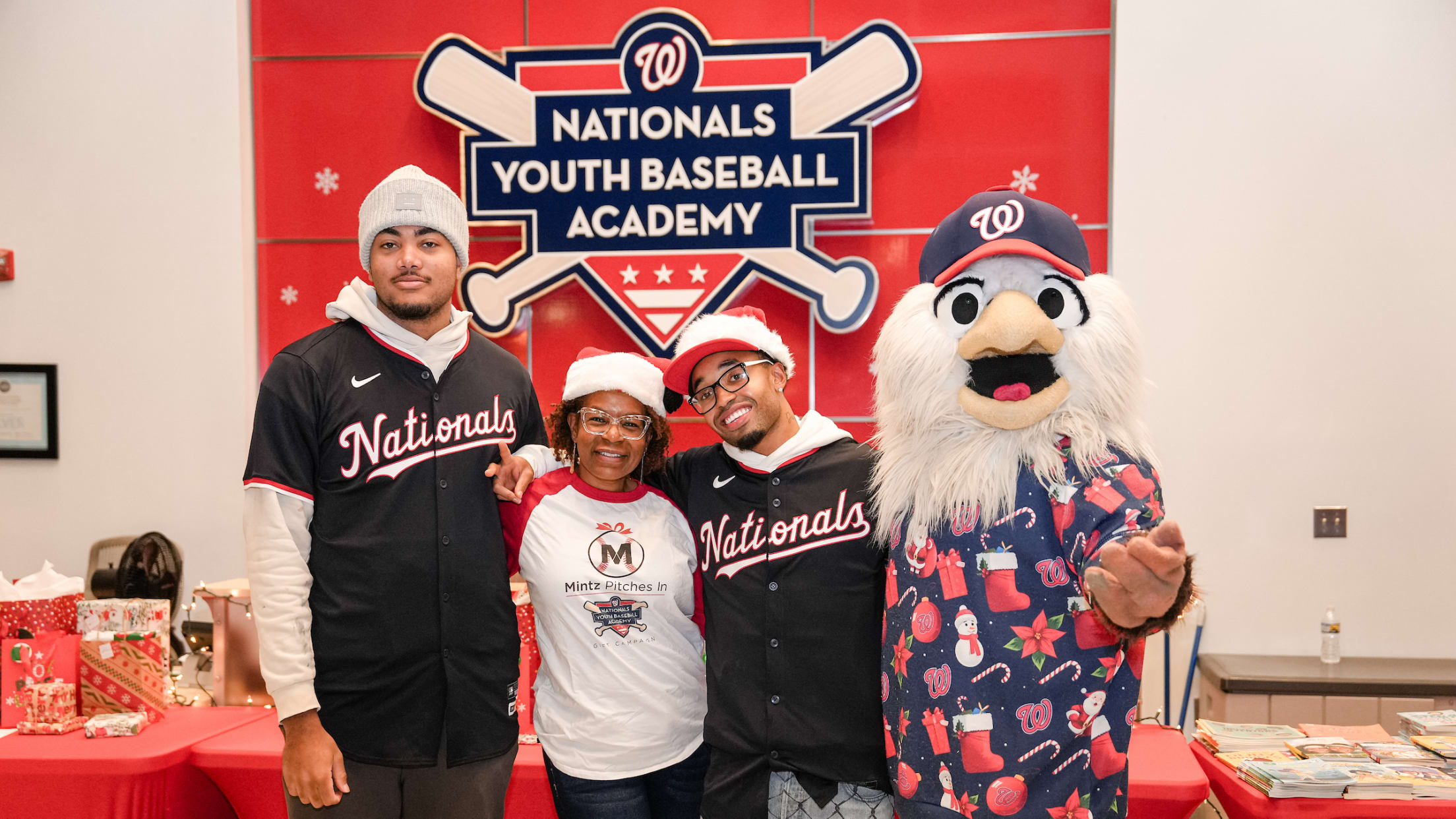 Nasim Nuñez takes a picture with others at the Nationals Youth Academy.