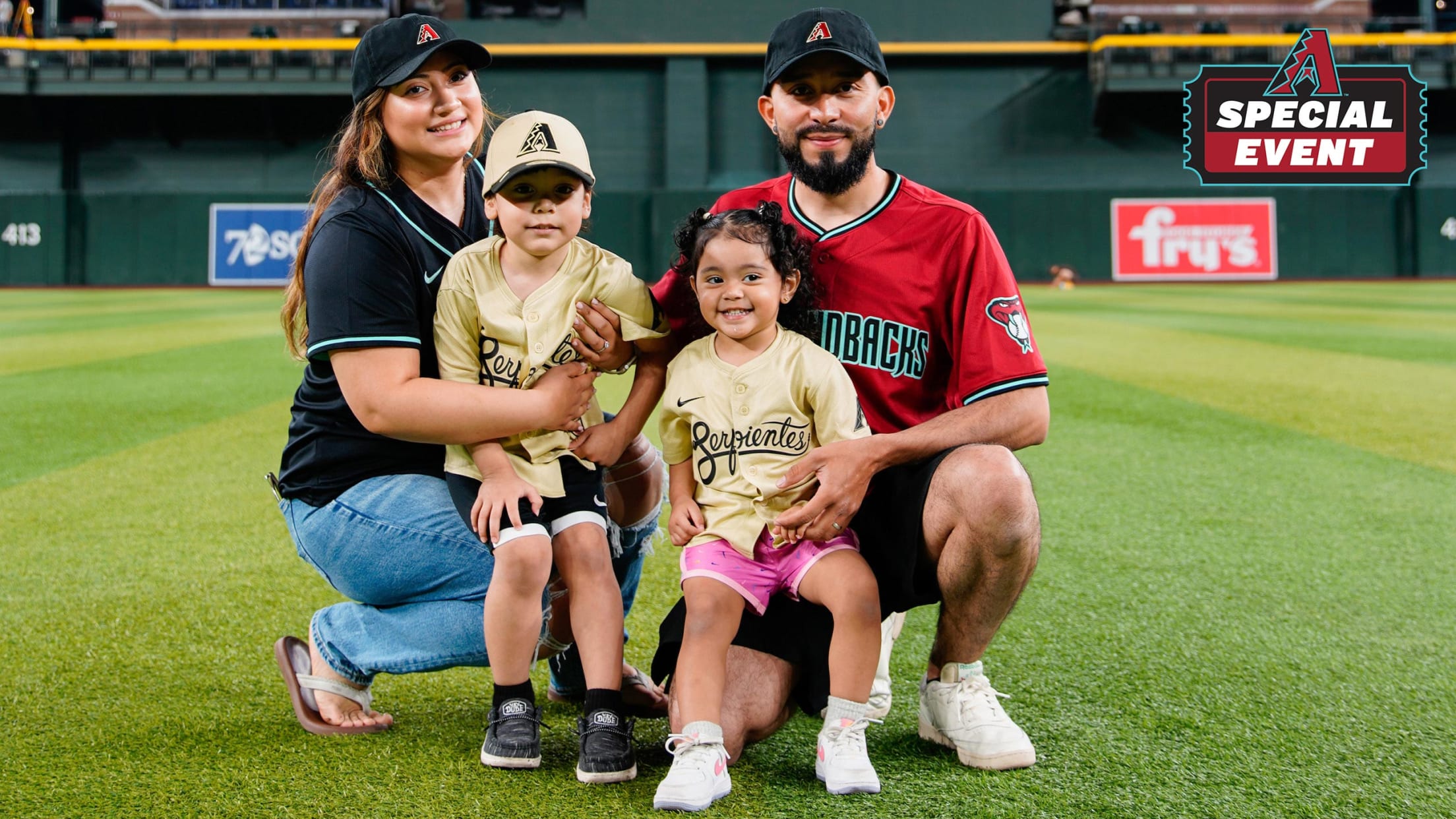D-backs Family Photos on the Field