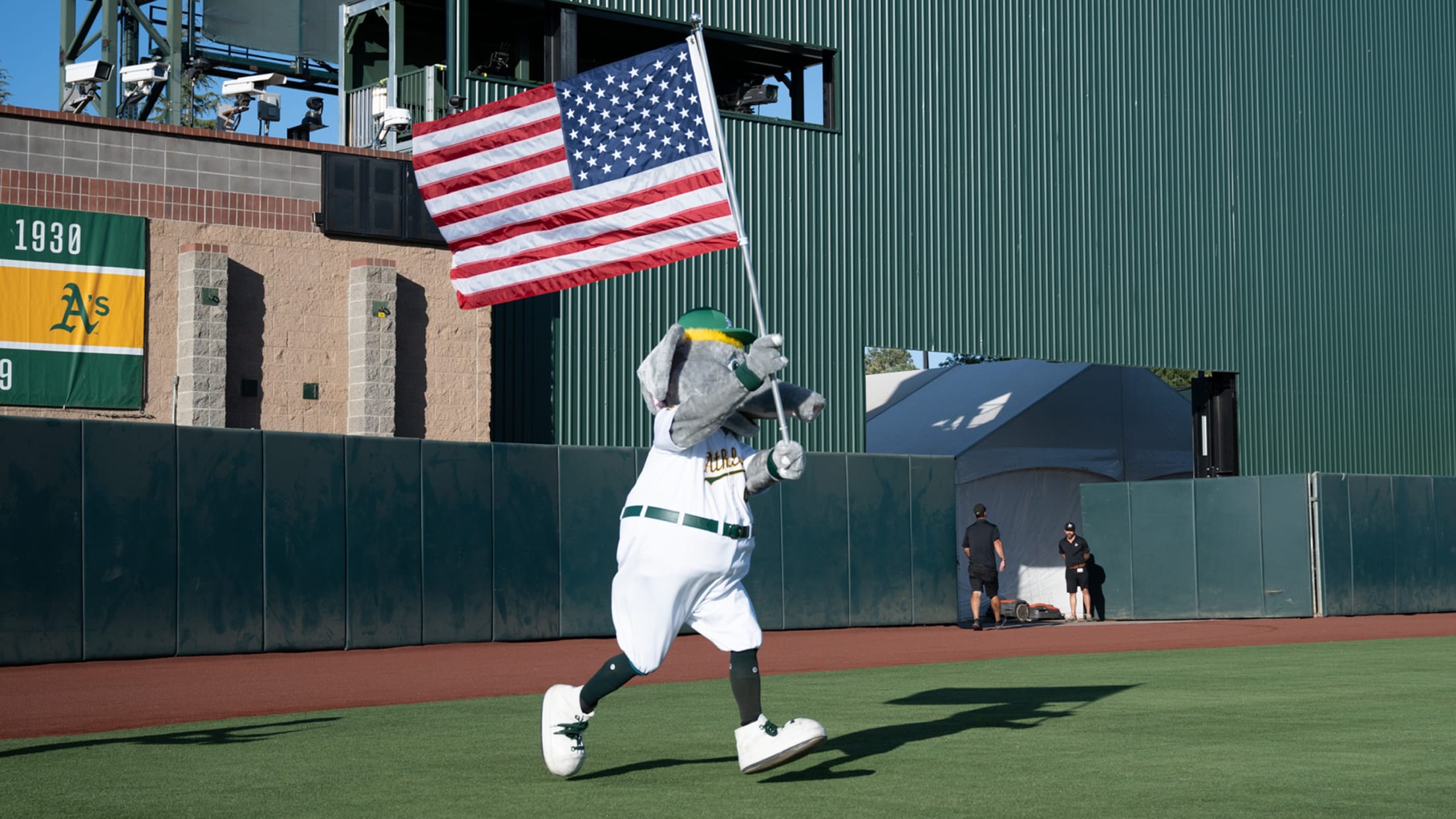 Group Experience: Pregame Parade