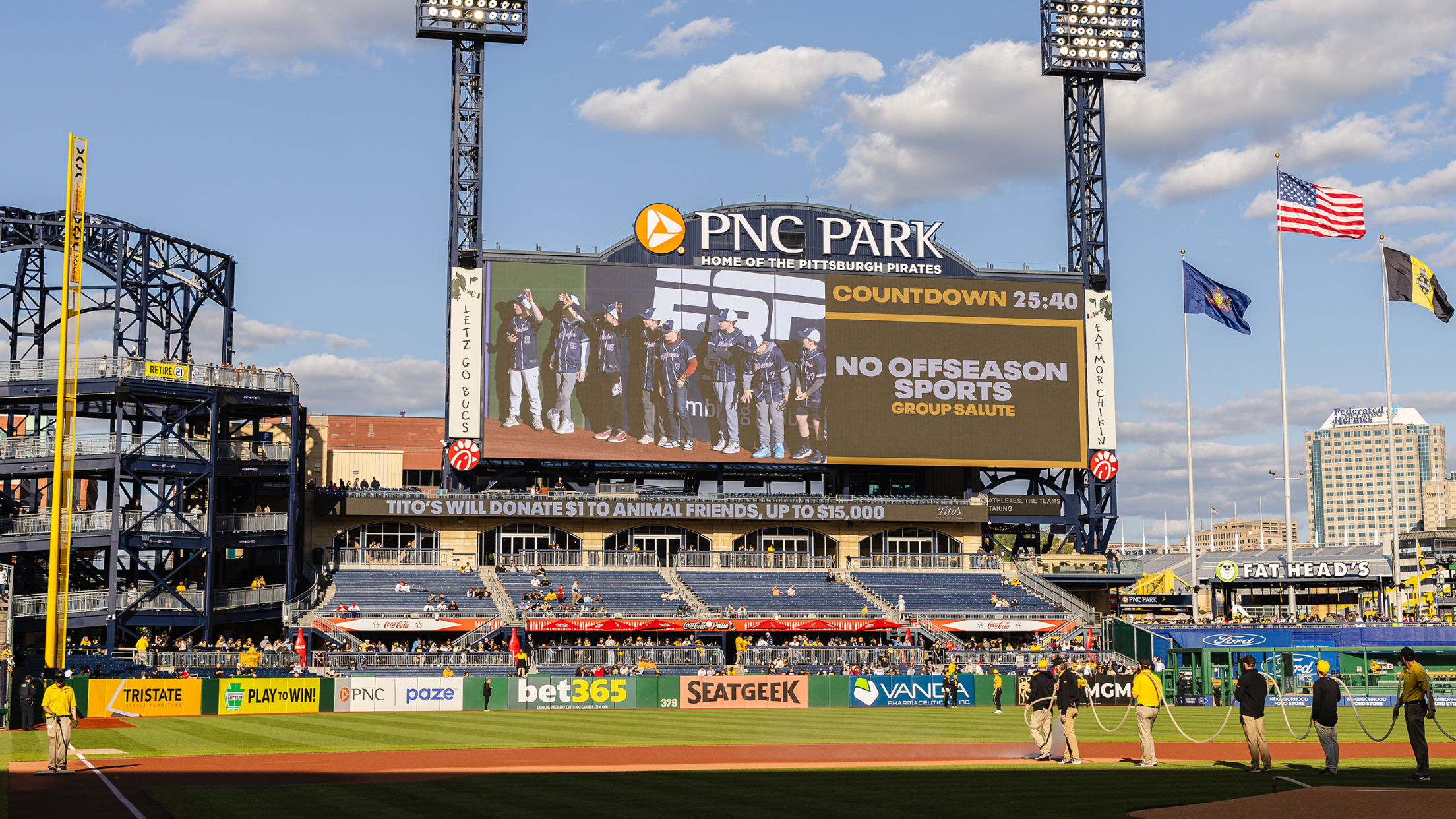 Group Sallute Fan Experience Package at PNC Park