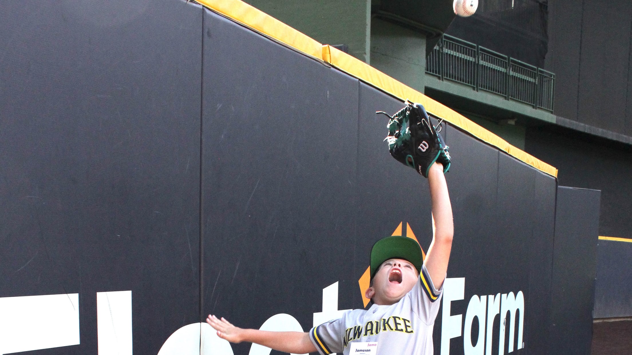 Brewers Baseball Academy HR Jump at Wall