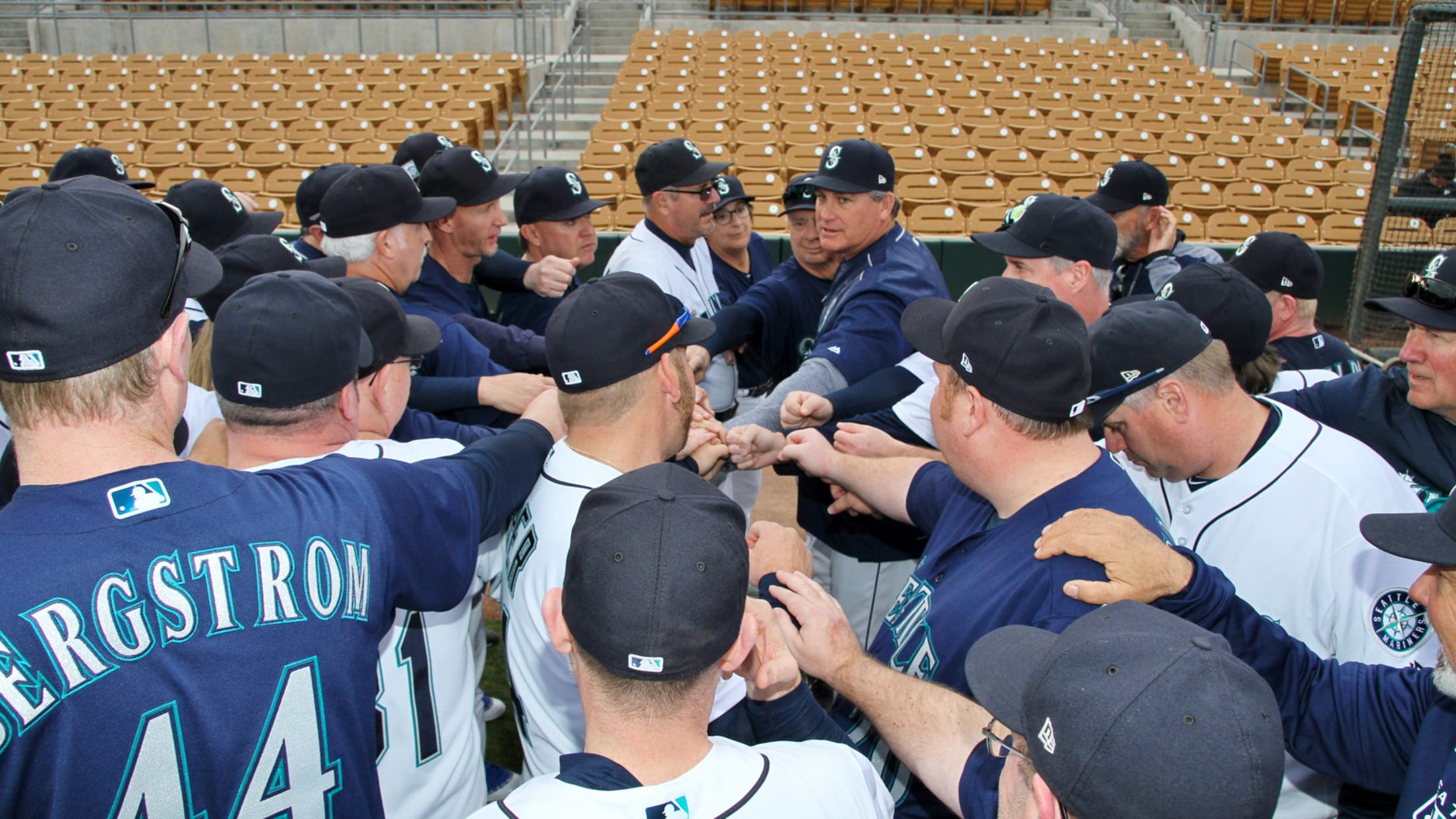 Image of fans participating in Seattle Mariners Fantasy Camp