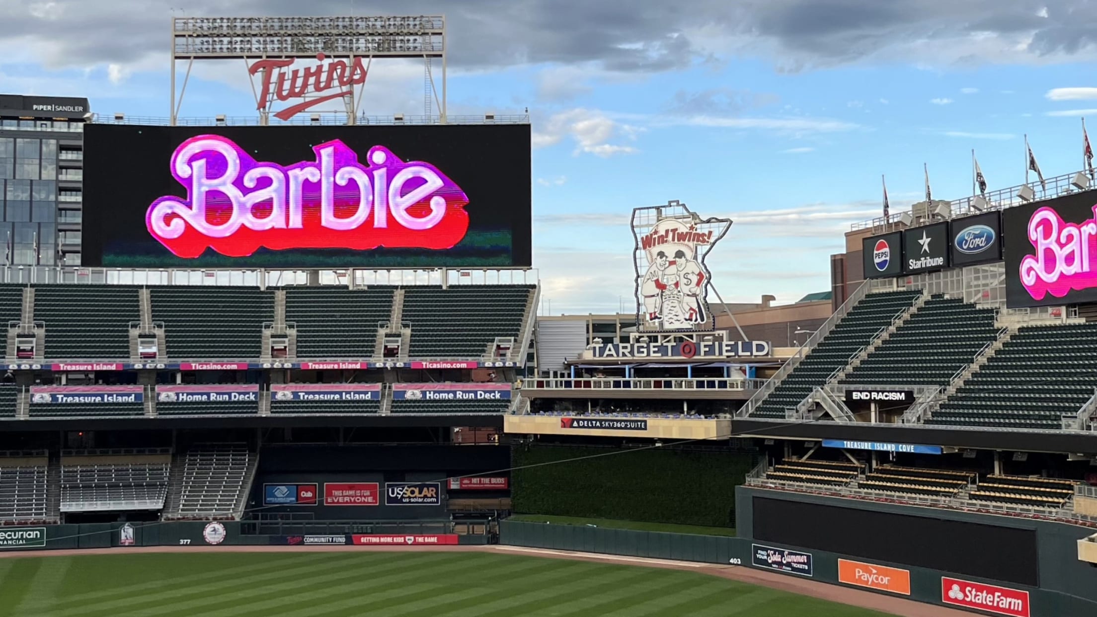 Season Ticket Holder Movie Night at Target Field