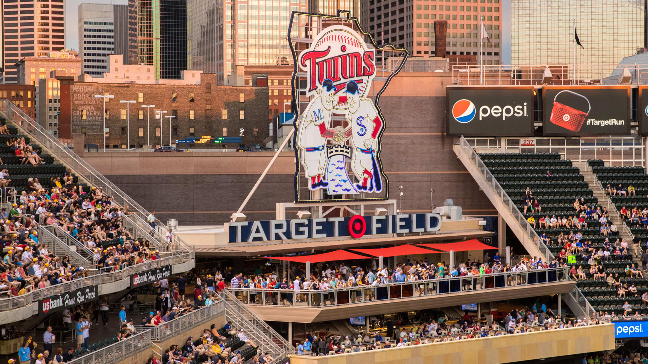 Minnie and Paul's at Target Field