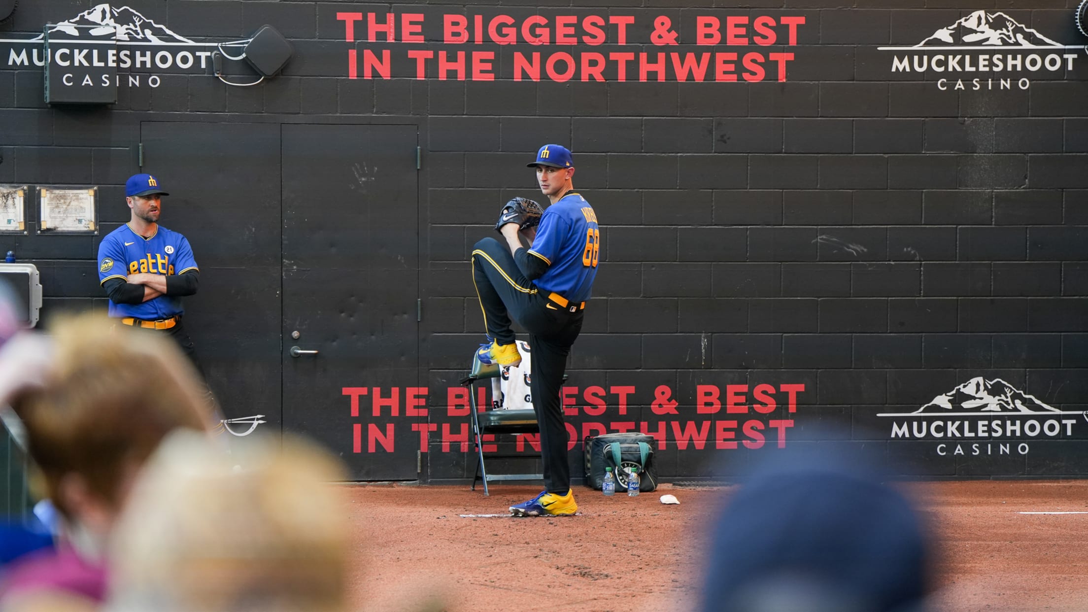George Kirby pitching in the Mariners bullpen.
