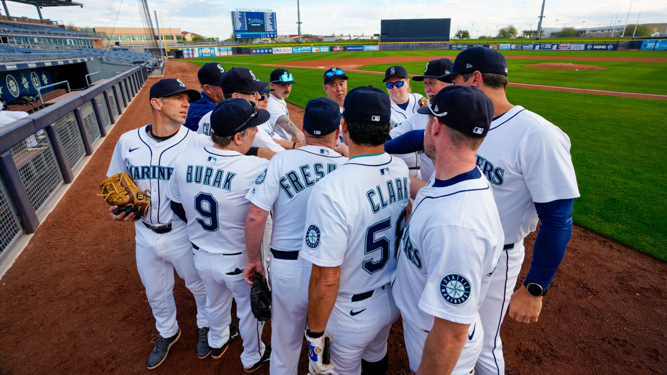 Image of fans participating in Seattle Mariners Fantasy Camp