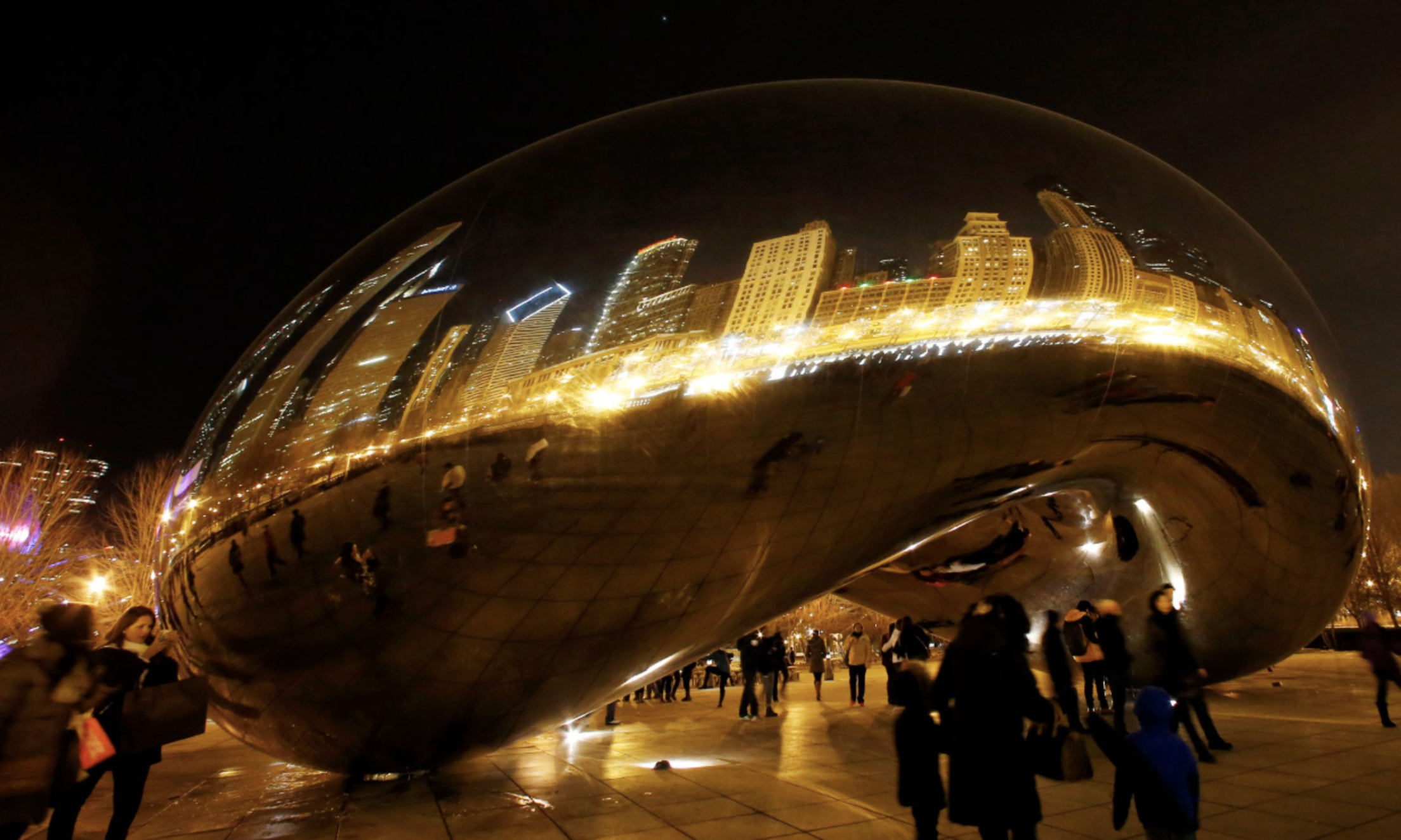 Chicago-Cloud-Gate-illuminated-night