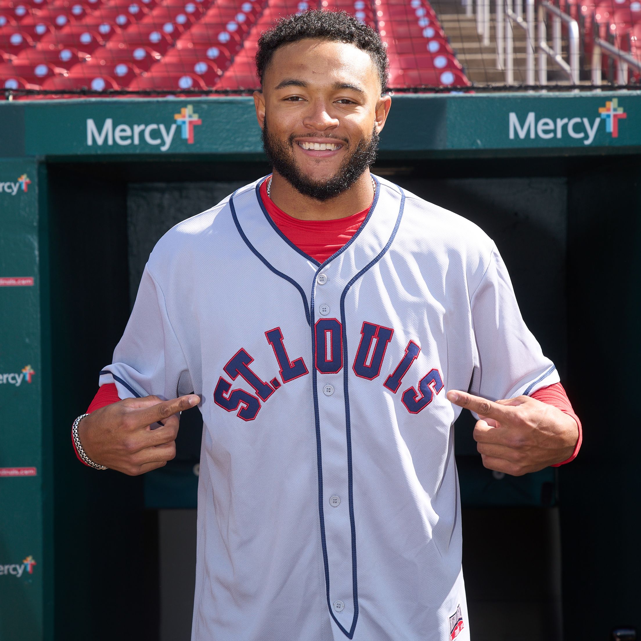 Victor Scott wearing St. Louis Stars jersey