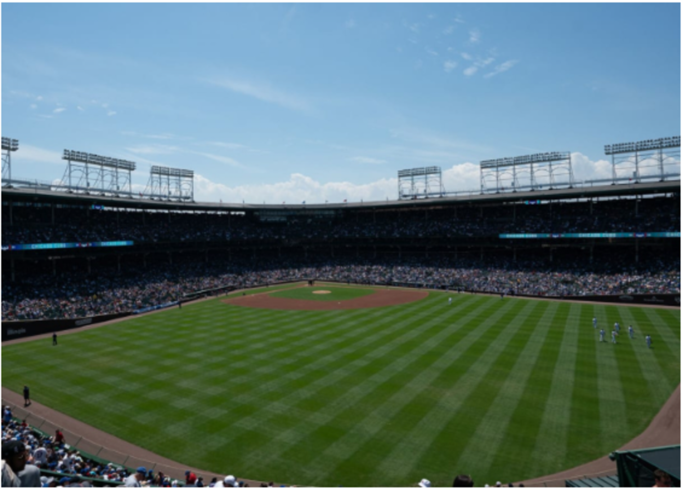 wrigley-field-outfield-panoramic-summer