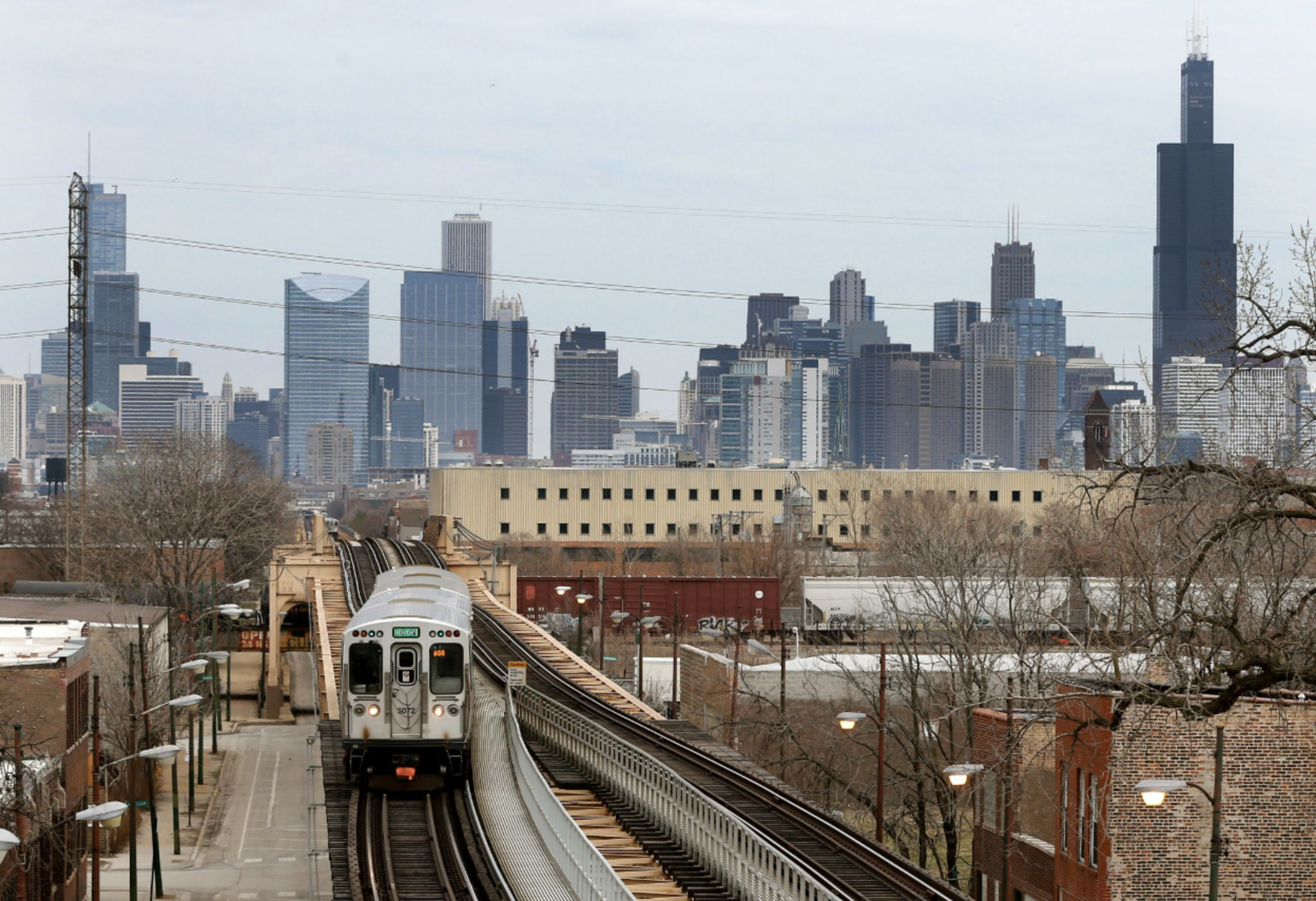 cta-train-chicago-skyline