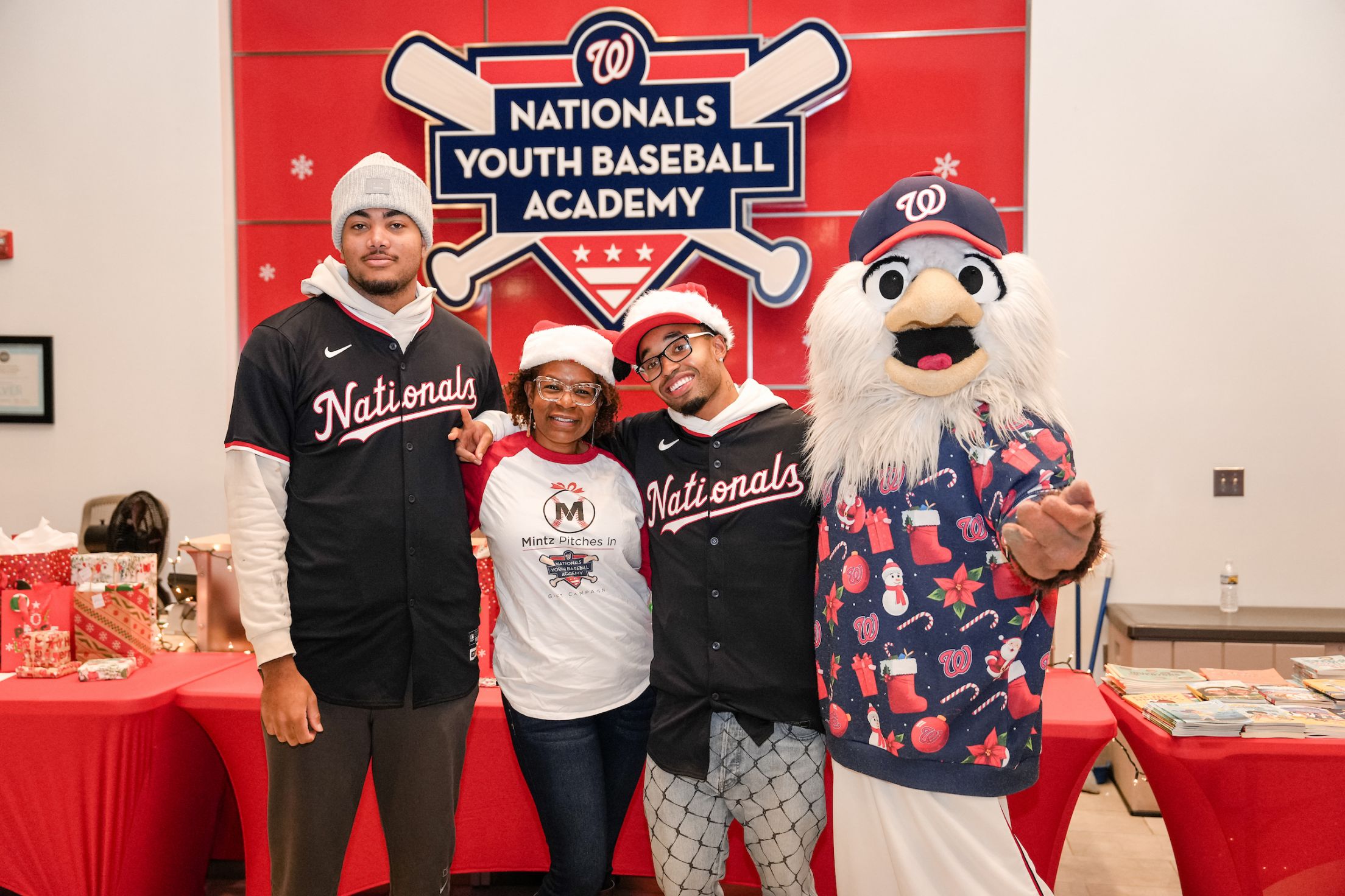 Nasim Nuñez takes a picture with others at the Nationals Youth Academy.