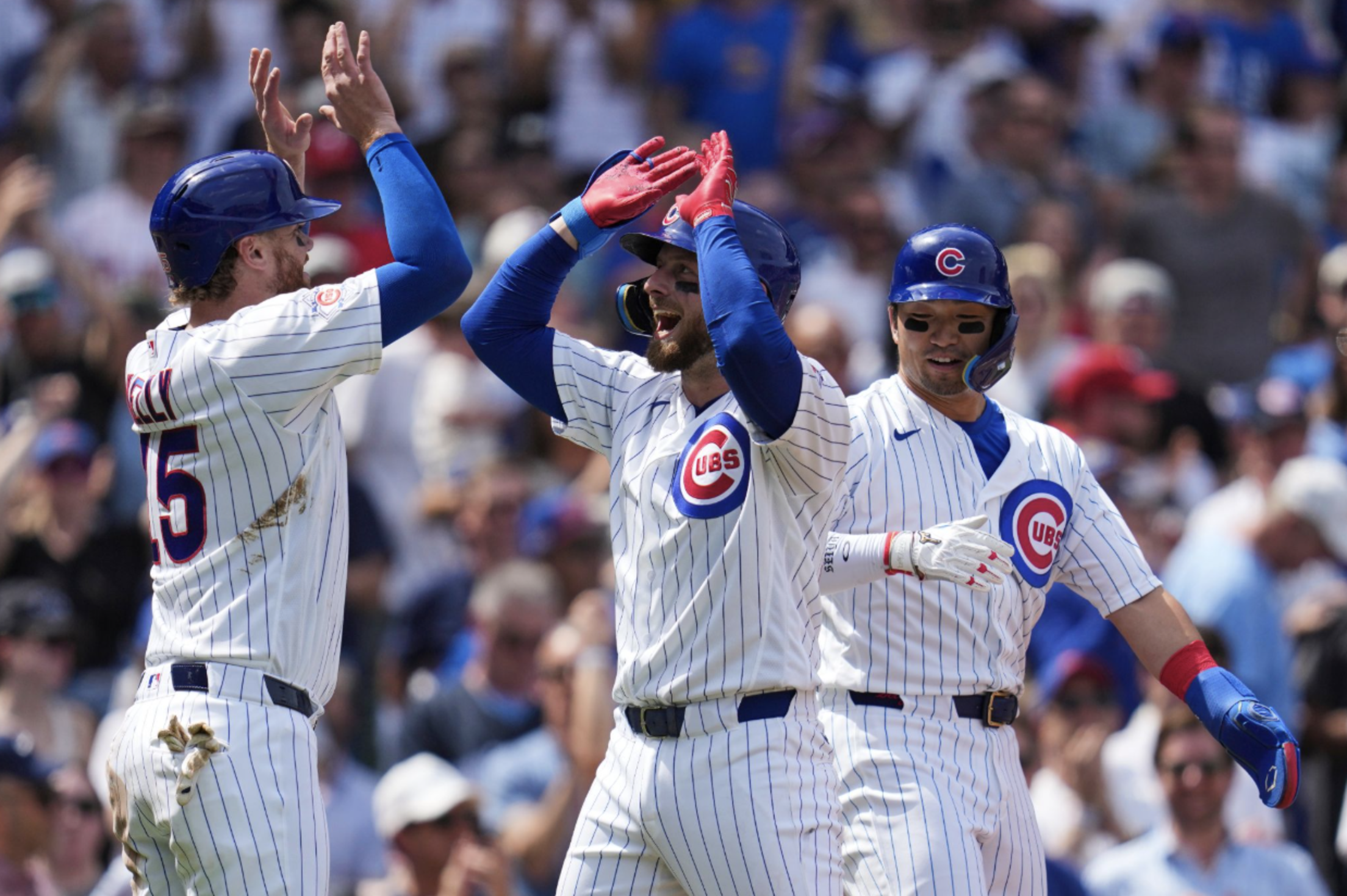 Cubs-players-on-field-play