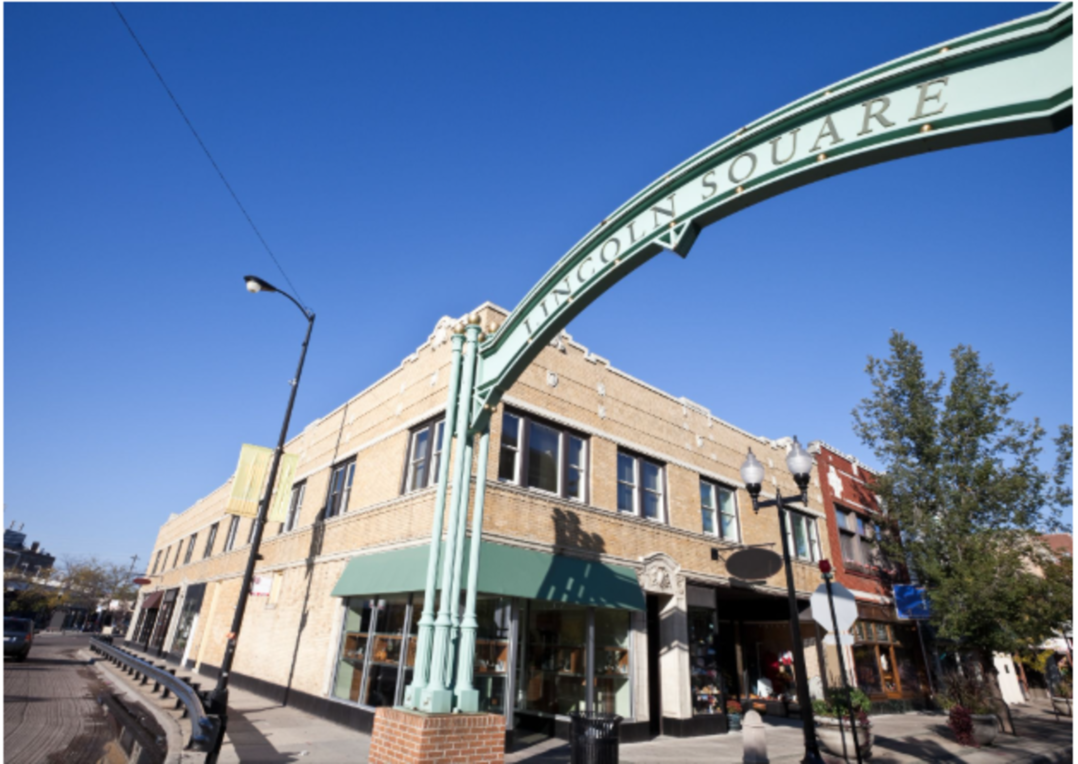 lincoln-square-green-arch-sign