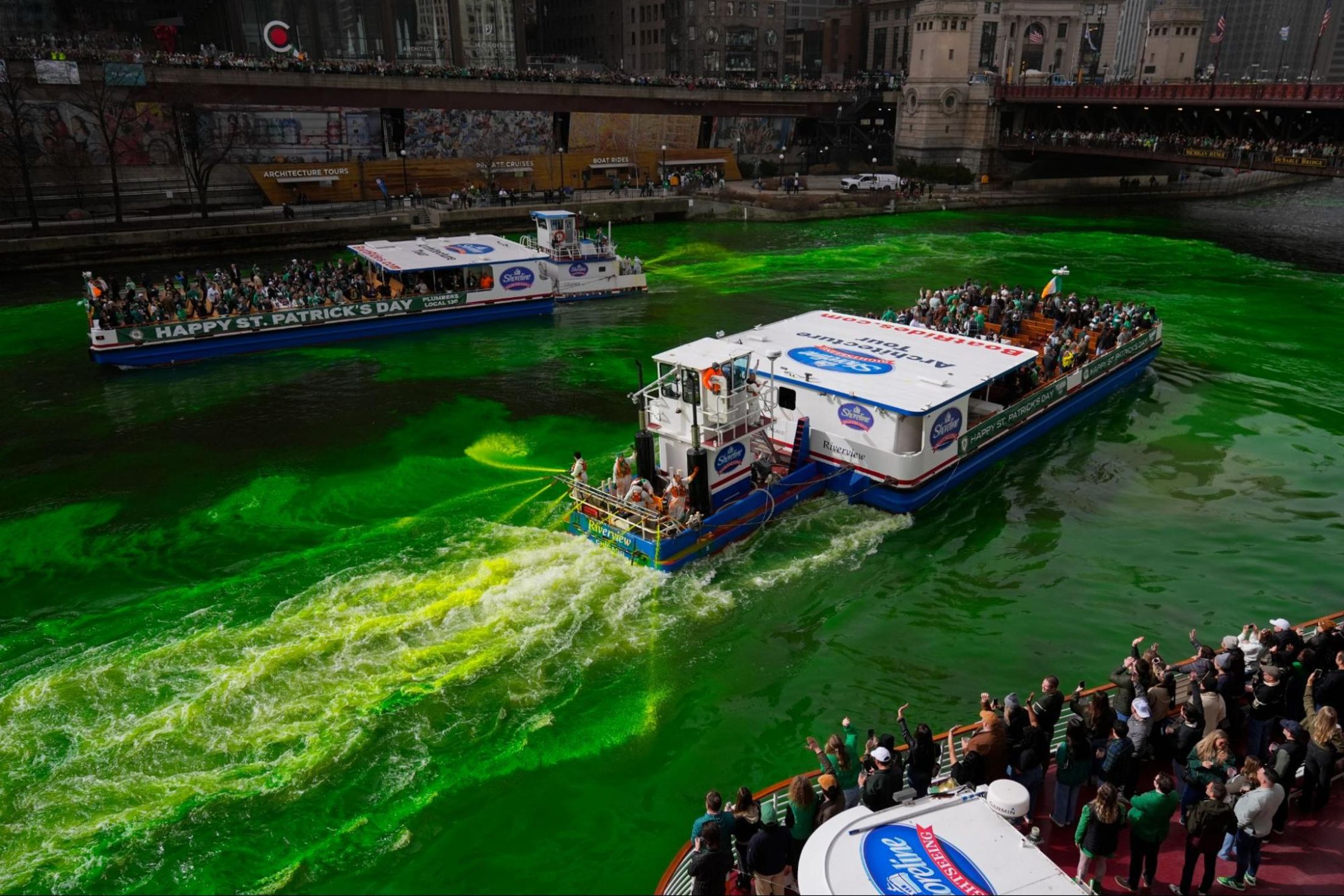 st-patricks-day-chicago-river-cruise
