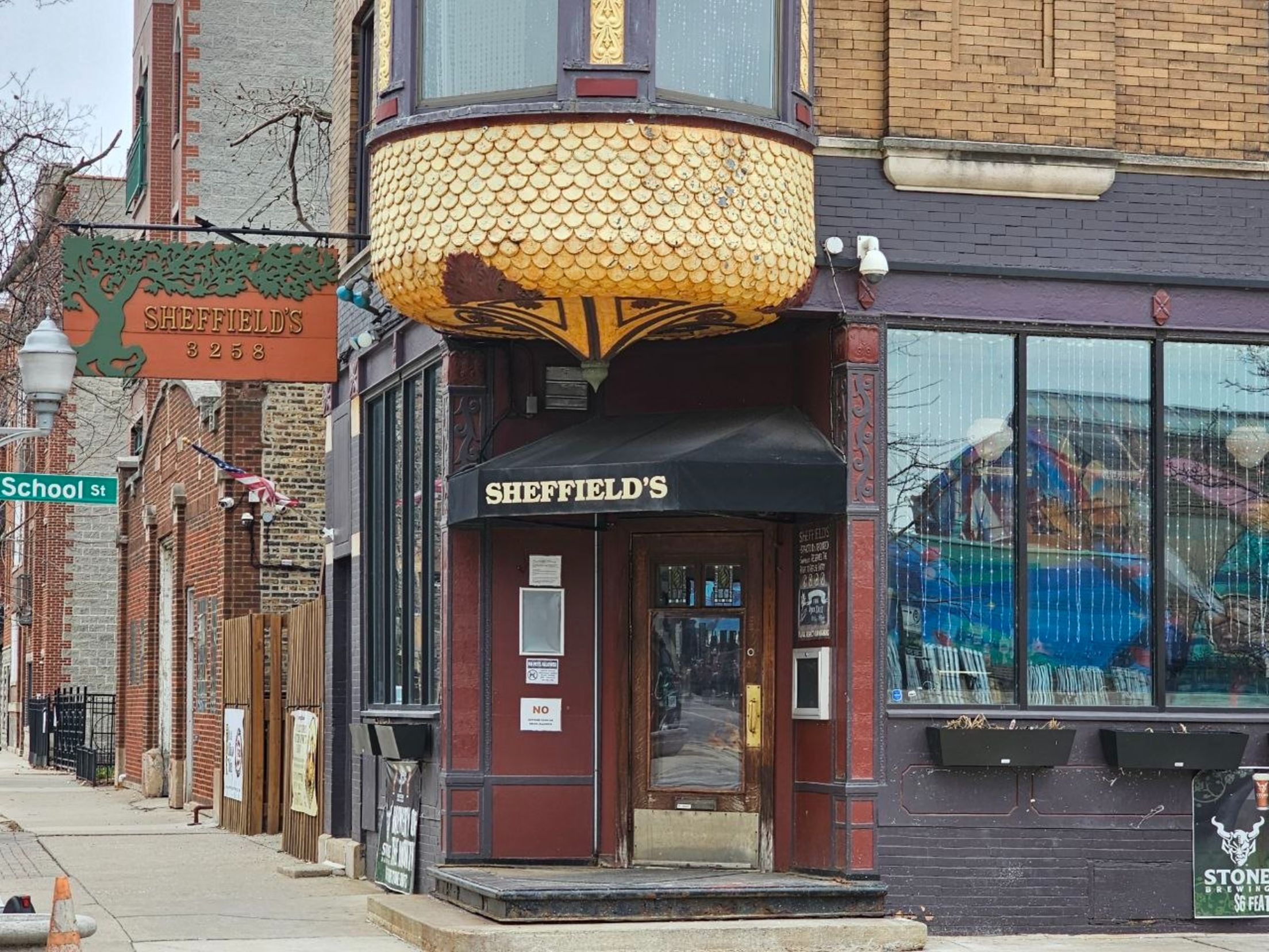 sheffields-wine-beer-garden-chicago
