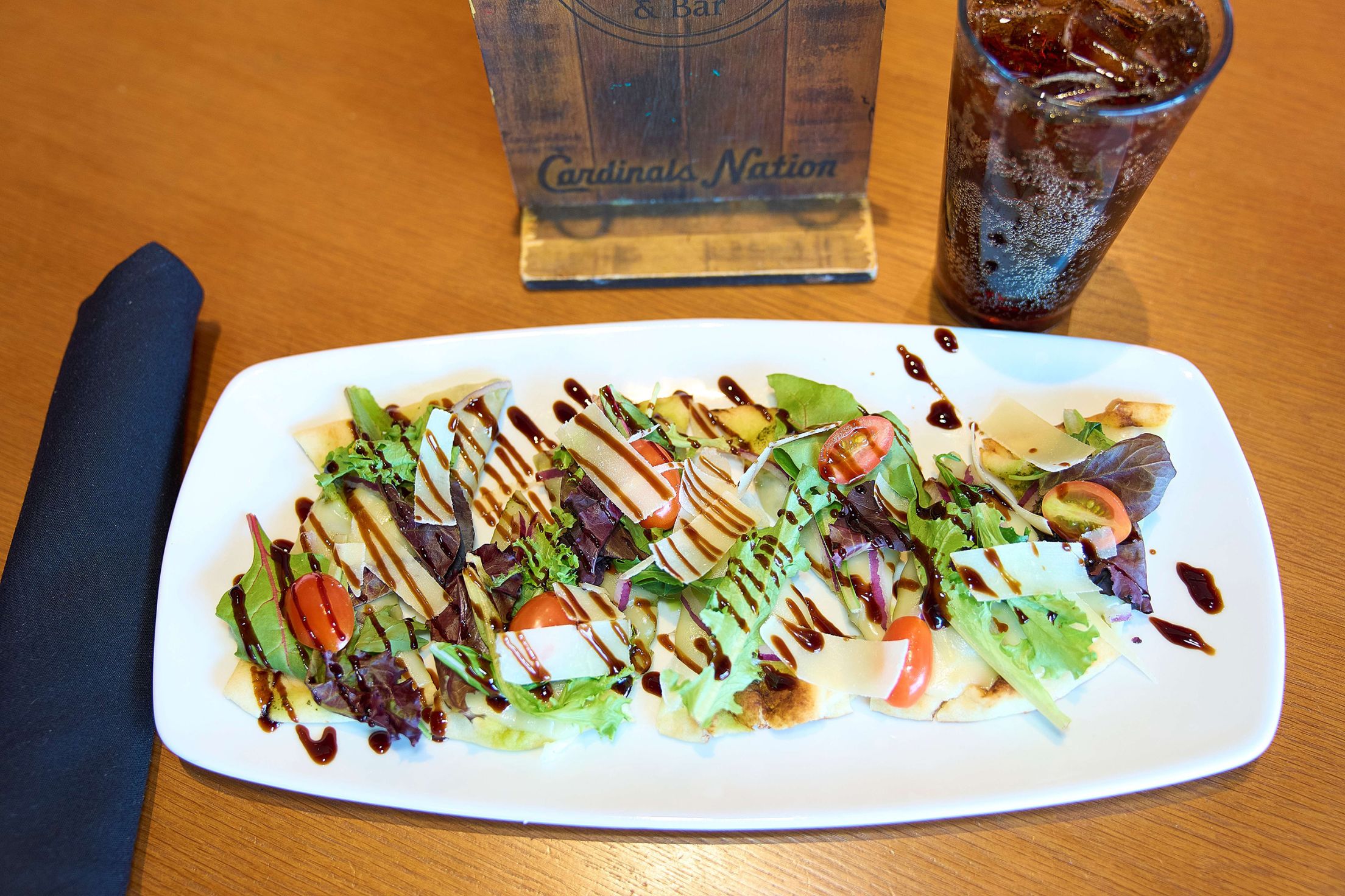 caprese flatbread