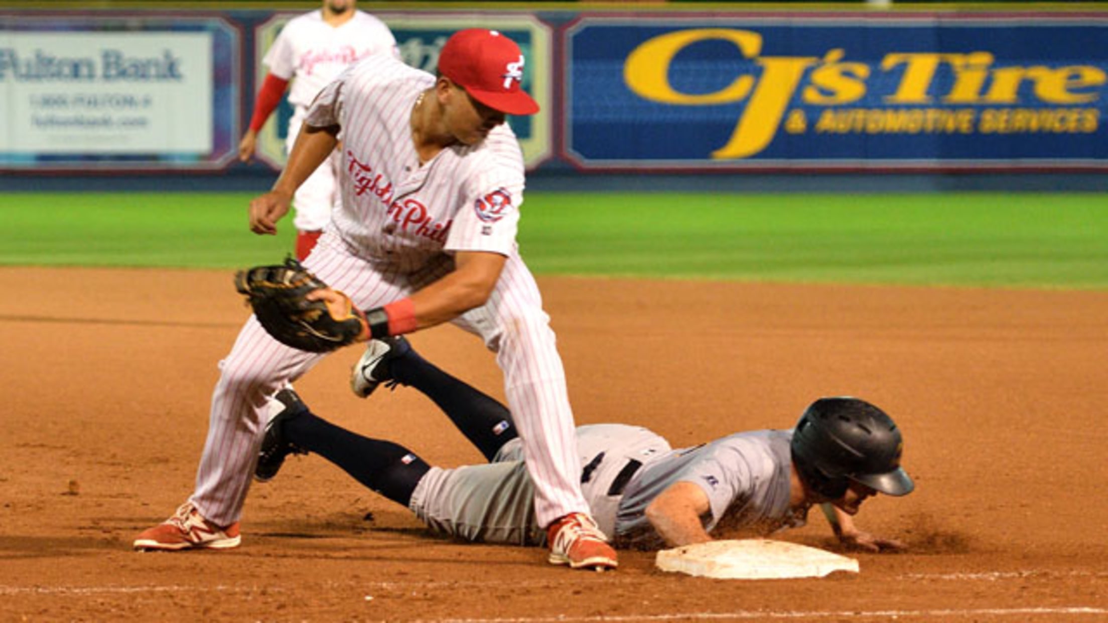'Squirrels beat Fightins 3-2 | MiLB.com