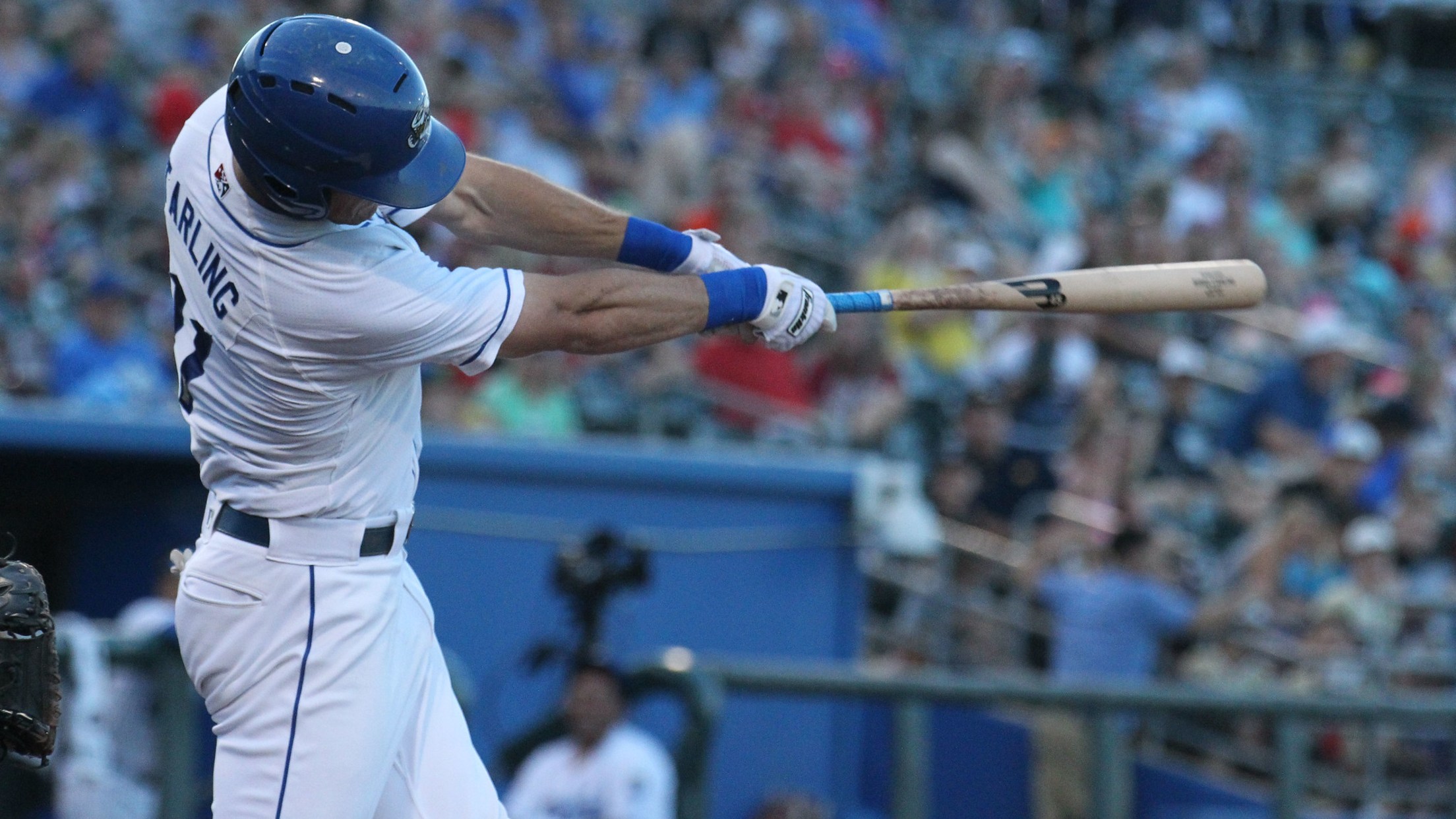 Express Edge Chasers in Slugfest 9-8 | MiLB.com