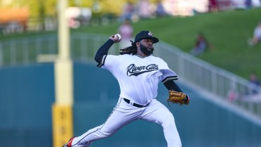 Cueto makes first of potentially two rehab starts with Sacramento