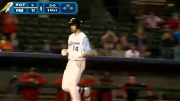 Joey Gallo homers for the third time of the game