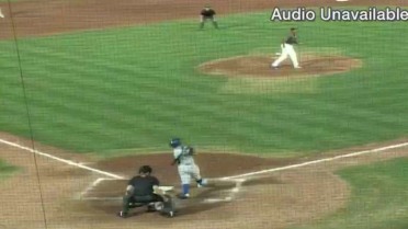 Cruz slugs a two-run homer for the Cubs