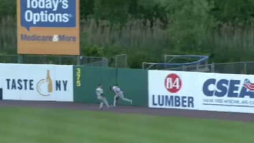 Wade makes leaping catch for Scranton