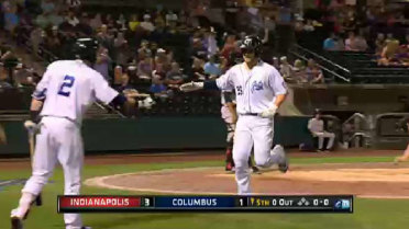 Moore goes yard for Clippers