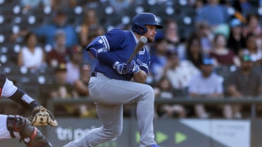 Muncy Blast Sends Dodgers to Walk-Off Win