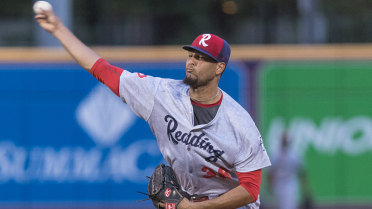 Casimiro flirts with perfection for Fightins