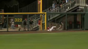 El Paso's Schulz makes sliding catch