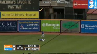 Akron's Papi makes diving catch