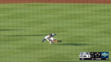Quinn makes diving catch for Storm Chasers