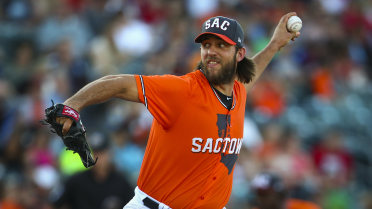 Bumgarner's road to recovery makes stop in Sacramento