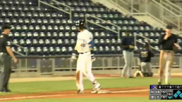 Coulter clears bases for Shuckers