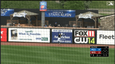 Rodriguez stretches for over-the-shoulder catch