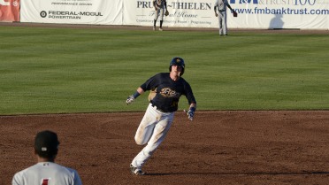 Bees Hold Off Rattlers, 8-5