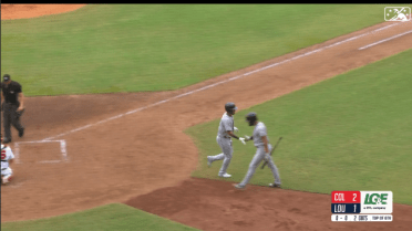 Clippers' Arias belts solo homer