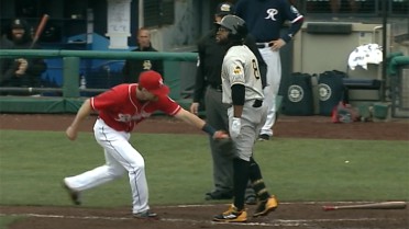 Rainiers, Bees play game of chase