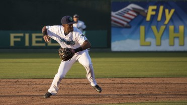 Castro's Homer in Eighth Gives 'Cats 4-3 Win