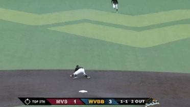 West Virginia's Siri makes diving play at second