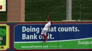 Jiwan James makes an amazing catch over the wall