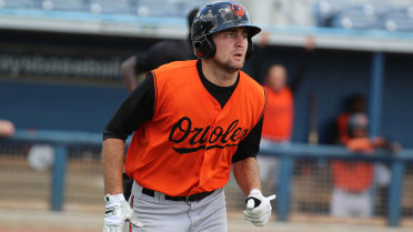 O's Cowser singles, scores on Mayo's triple for Birds