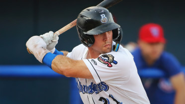 Shuckers Walk Off Smokies for Second Time in Series Finale