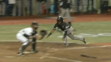 Juan Rodriguez triples in a run for the Volcanoes