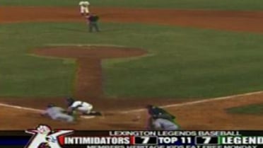 Lexington's King cuts down Lee in 11th