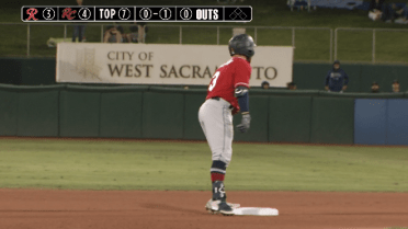 Rainiers' Walton goes 4 for 5 in game