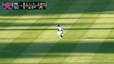 Tacoma's Martin makes diving catch