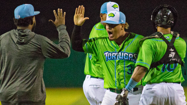 Tortugas outlast Cardinals in wild extra-inning affair to close out season